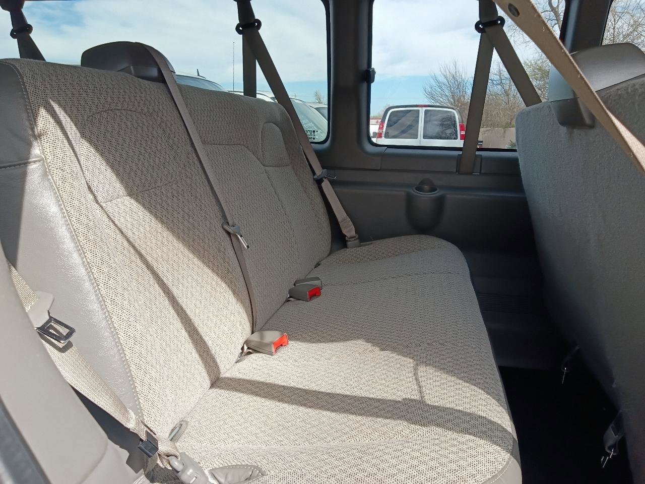 Used 2022 Chevrolet Express 3500 LS RWD image 23