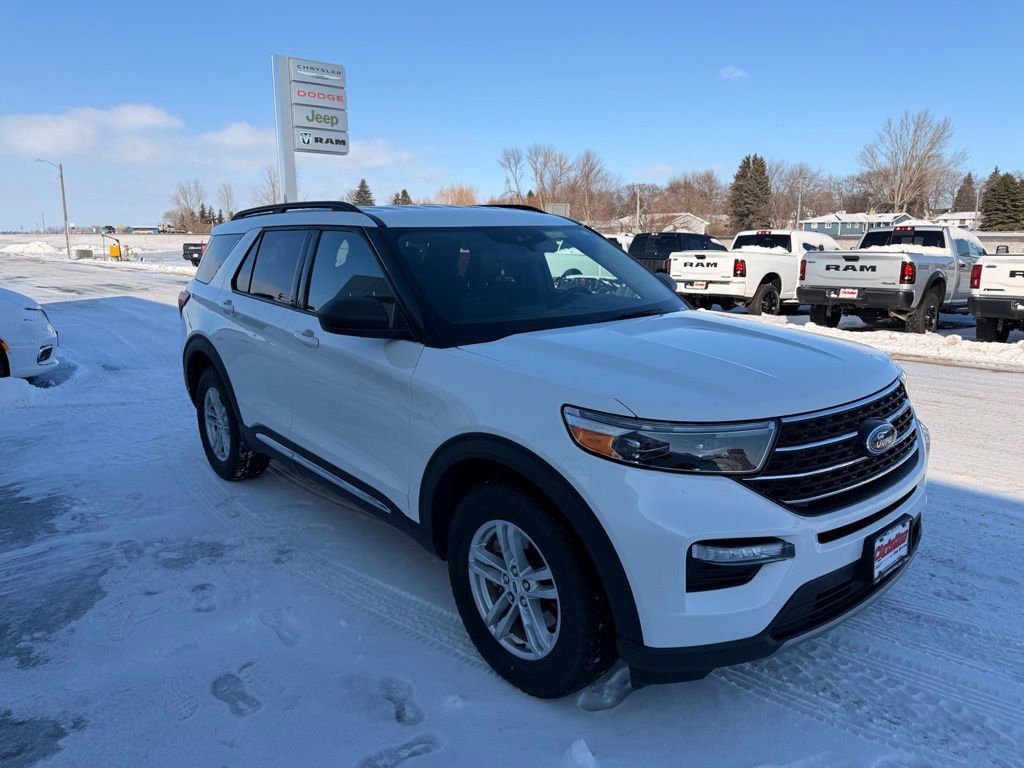 Used 2020 Ford Explorer XLT w/ Equipment Group 202A image 4