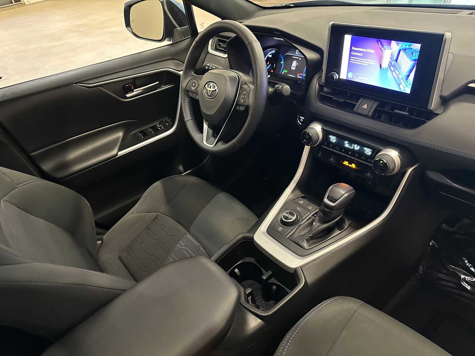 Certified 2023 Toyota RAV4 SE w/ Convenience Package image 30