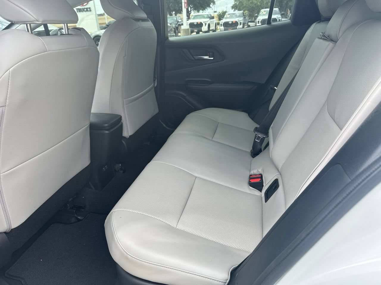 Used 2023 Toyota Prius XLE FWD image 9