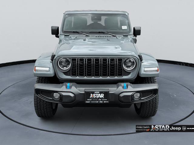 Used 2024 Jeep Wrangler Unlimited w/ LED Headlamp & Fog Lamp Group AWD/4WD image 2