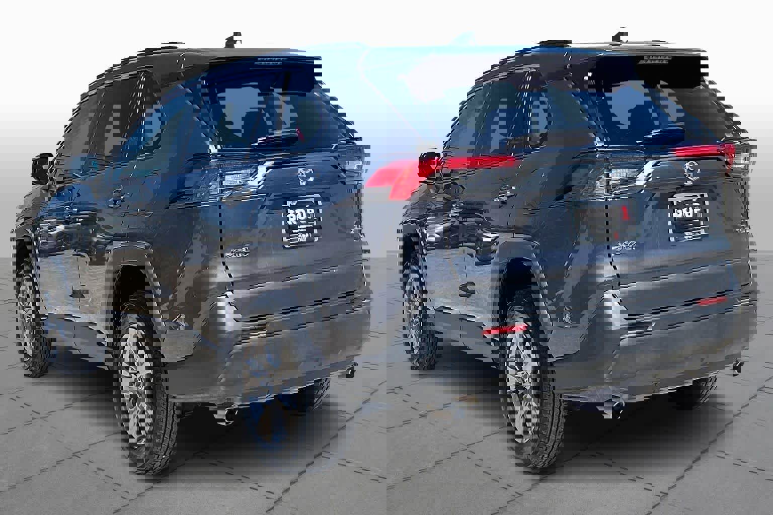 Used 2025 Toyota RAV4 XLE image 12