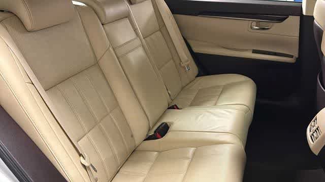 Used 2016 Lexus ES 350 w/ Luxury Package w/Wood Trim FWD image 32