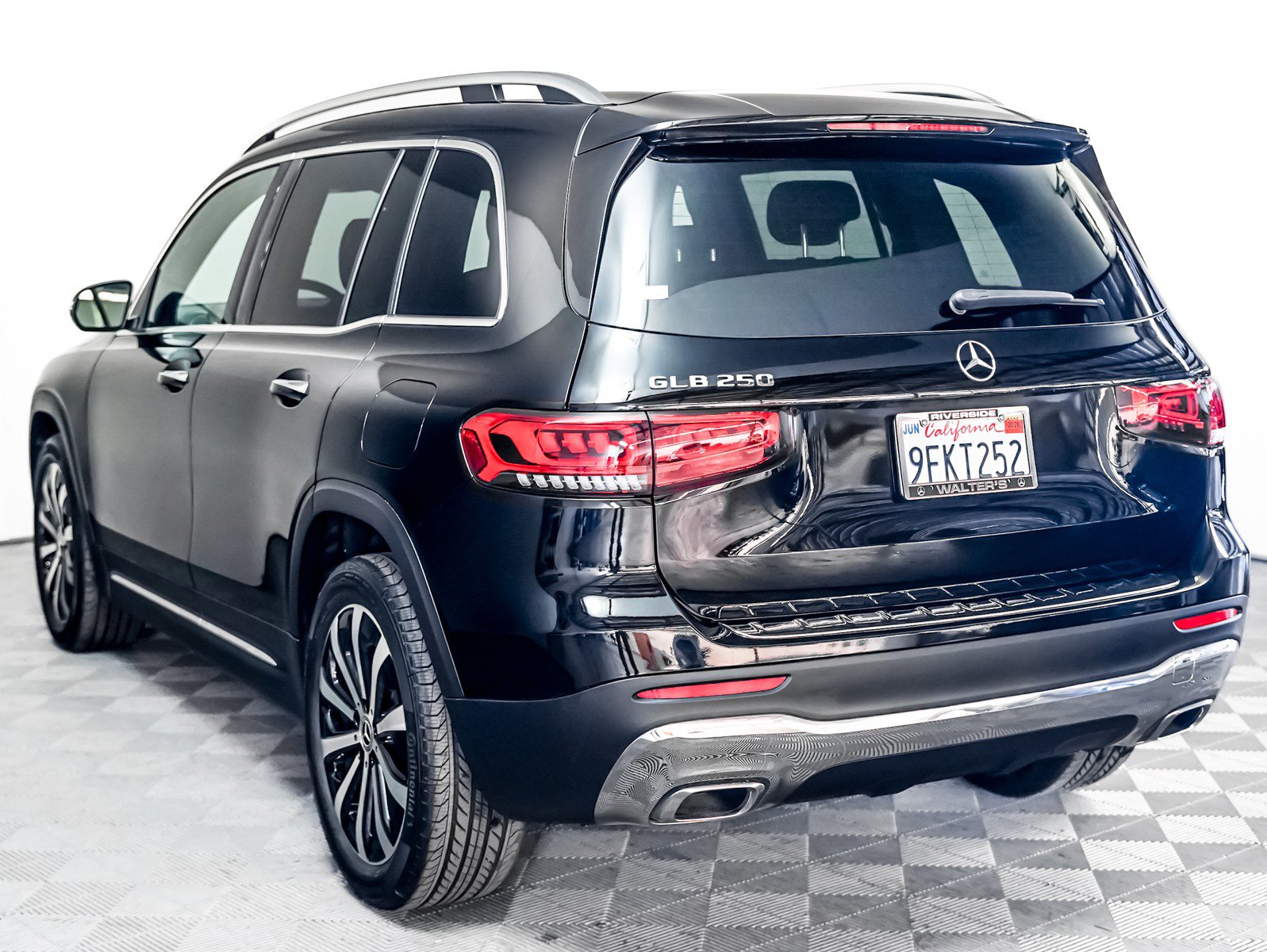 Certified 2022 Mercedes-Benz GLB 250 image 2