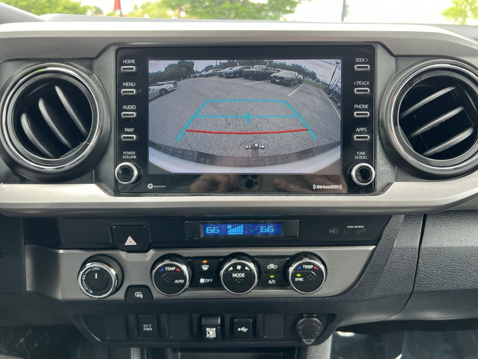 Used 2022 Toyota Tacoma SR5 AWD/4WD image 19