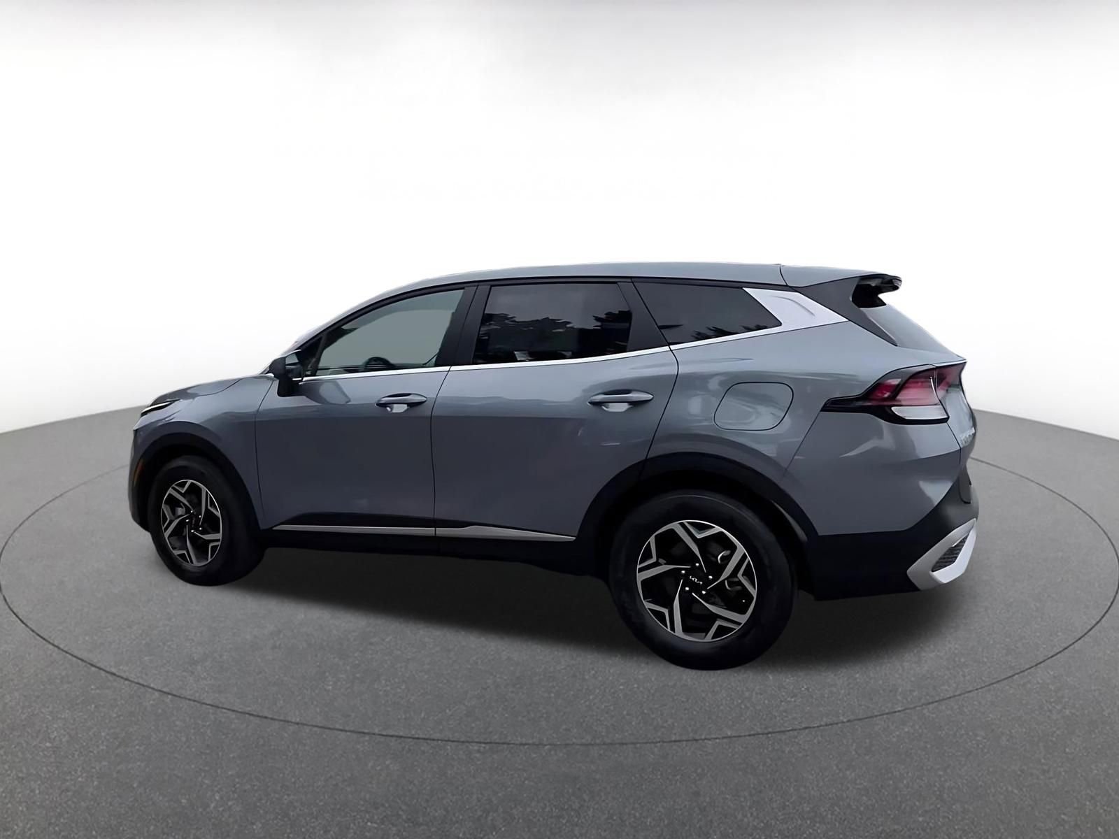 Used 2025 Kia Sportage LX image 10