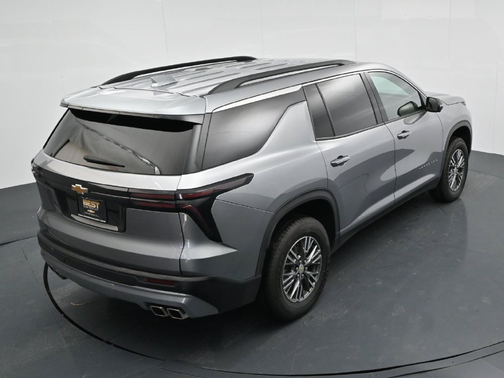 Used 2024 Chevrolet Traverse LT FWD image 24