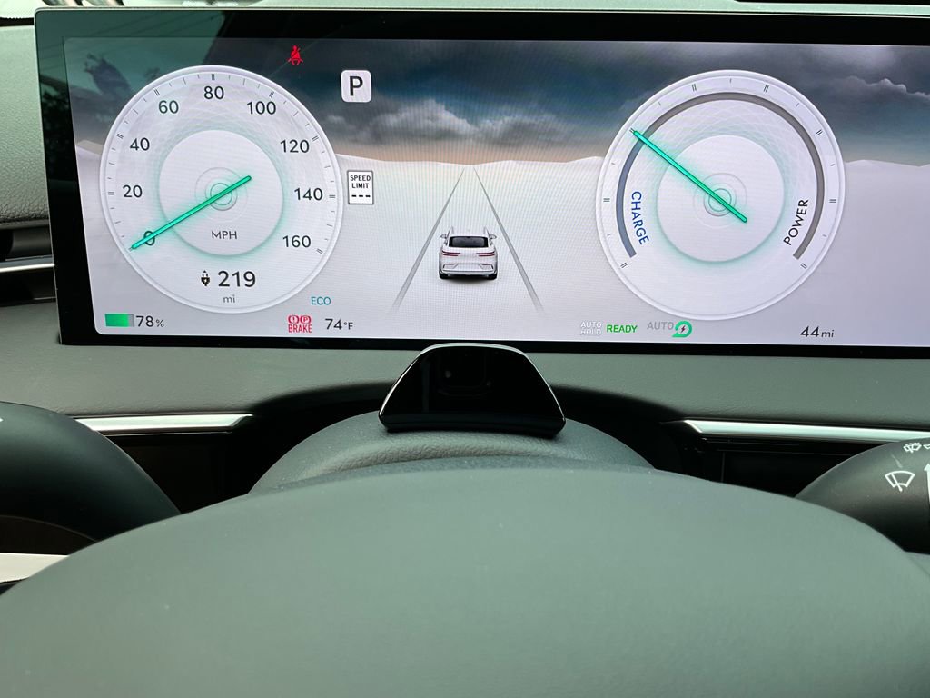 Used 2026 Genesis Electrified GV70 image 34