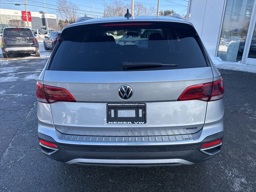 Certified 2022 Volkswagen Taos SE w/ Panoramic Sunroof Package image 5
