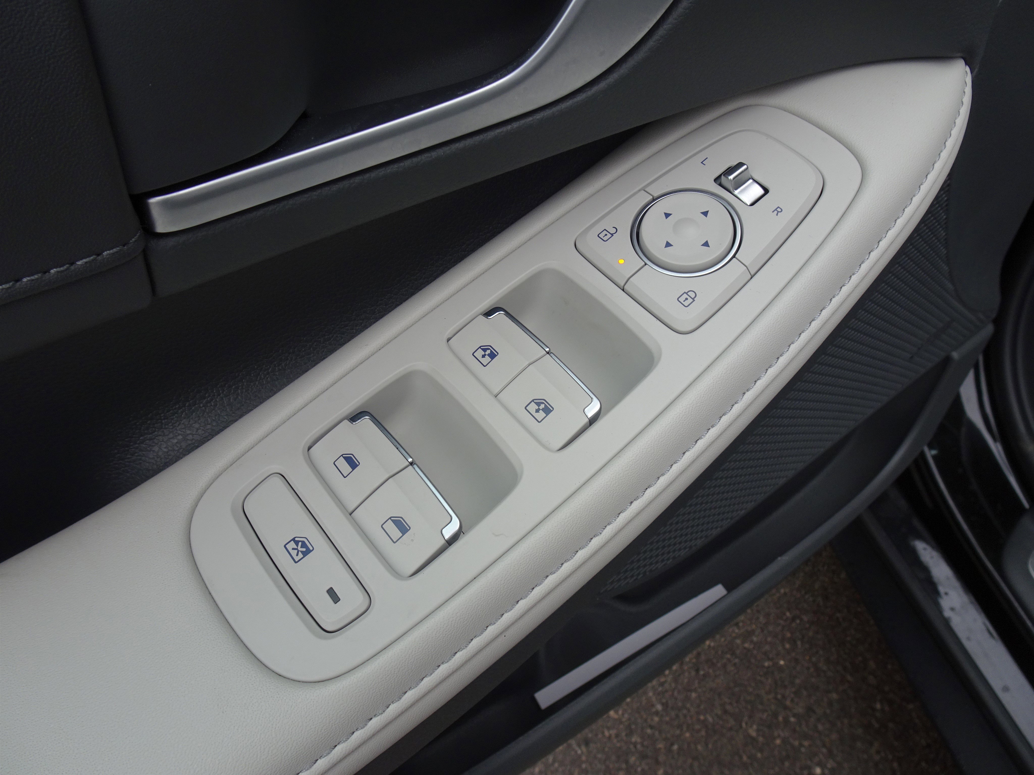 Used 2024 Hyundai Sonata Limited image 15