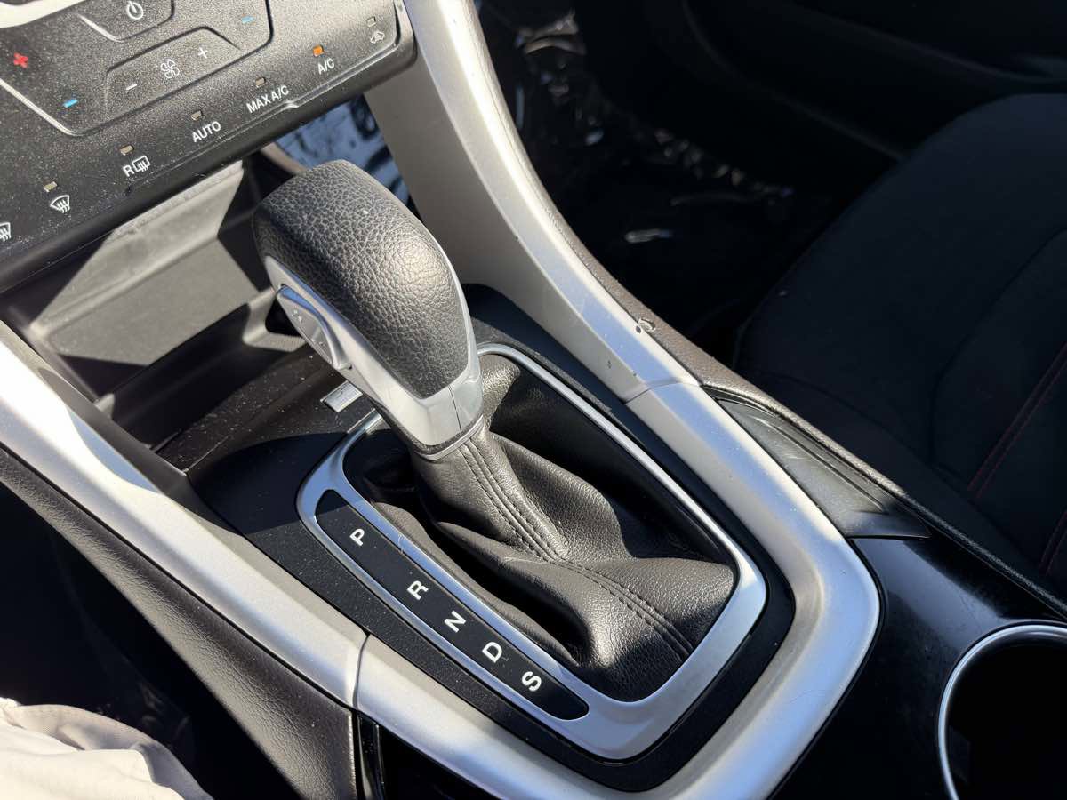 Used 2014 Ford Fusion SE image 18