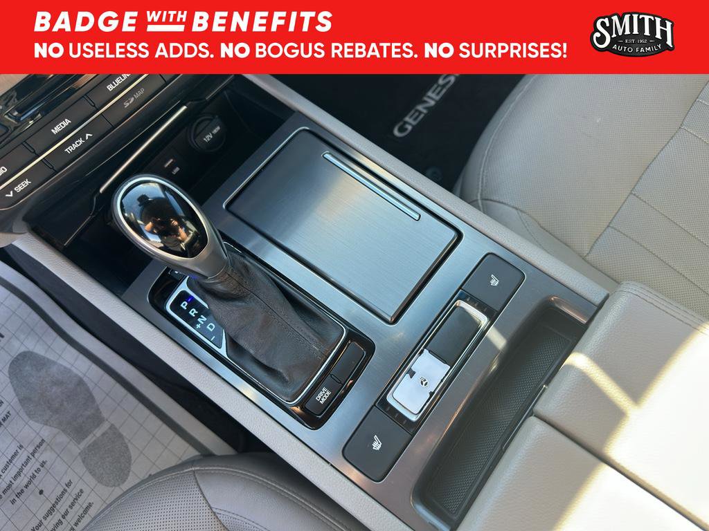 Used 2015 Hyundai Genesis 3.8 image 24