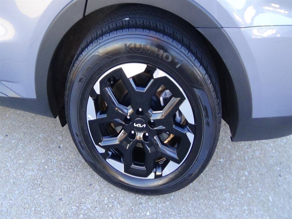 Used 2024 Kia Sorento S FWD image 9