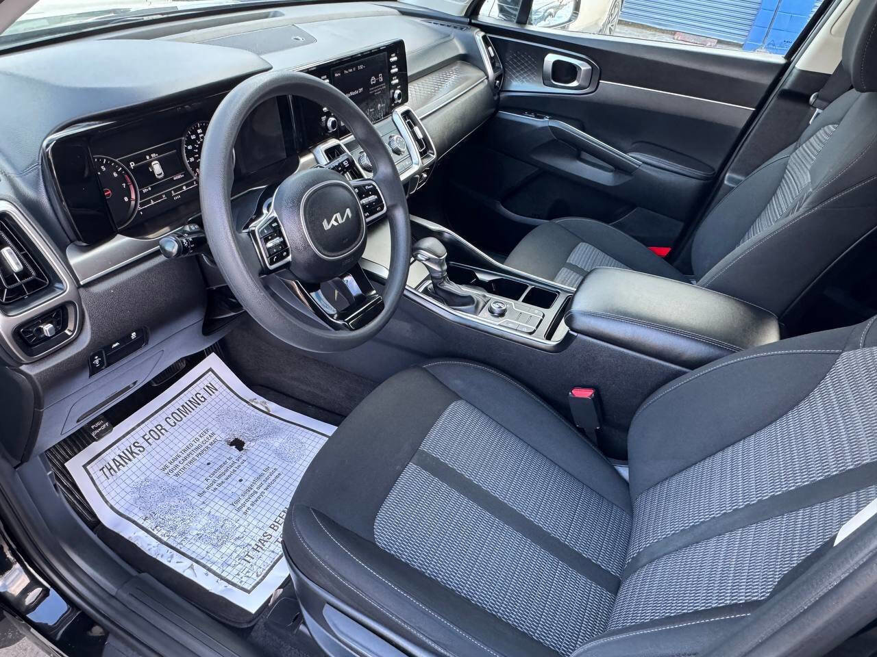 Used 2023 Kia Sorento LX image 9