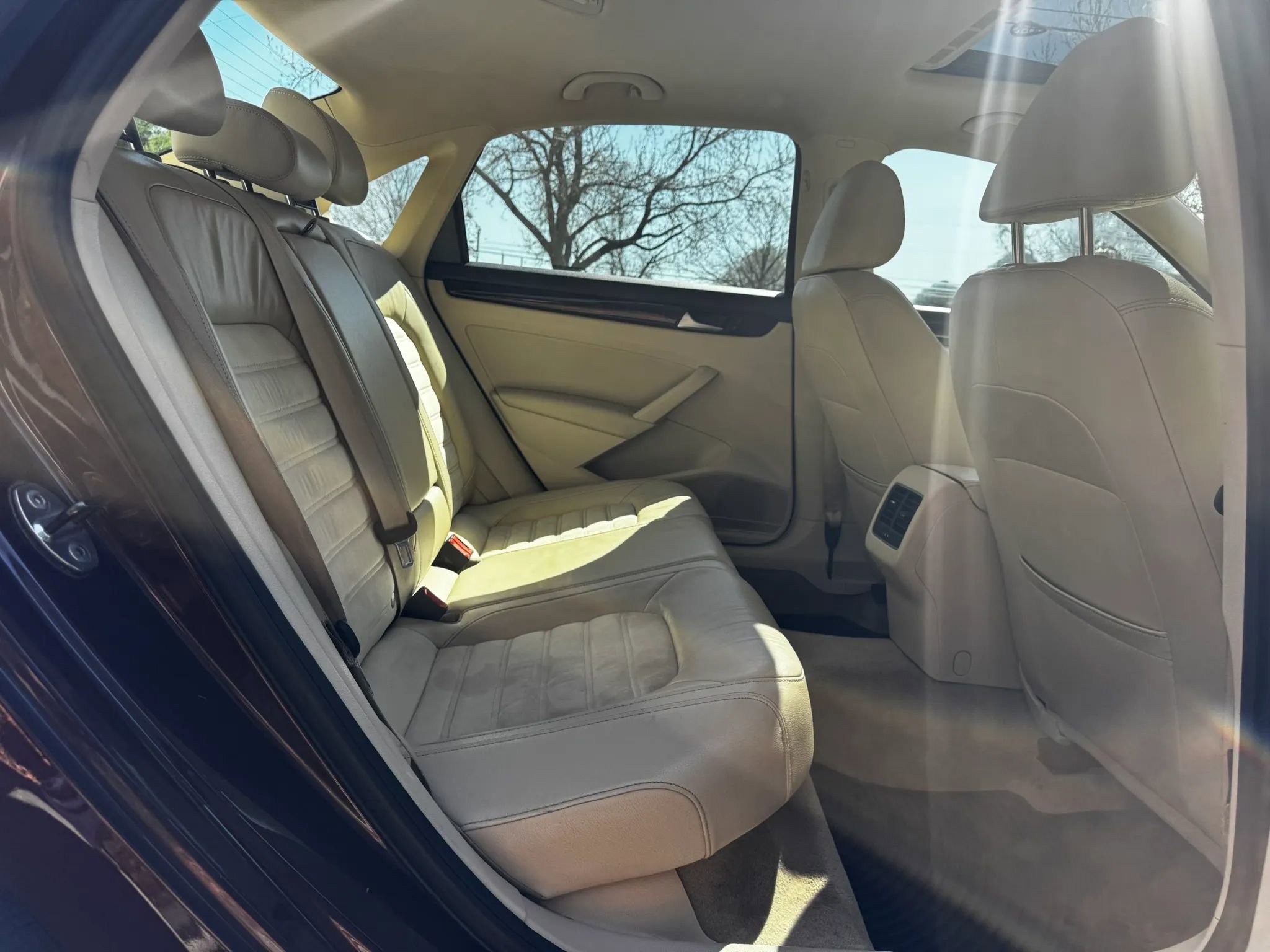 Used 2014 Volkswagen Passat TDI SEL Premium image 17