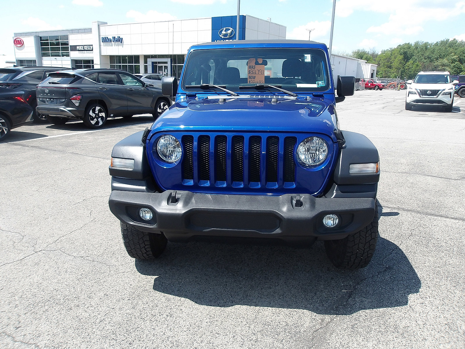 Used 2019 Jeep Wrangler Sport AWD/4WD image 2