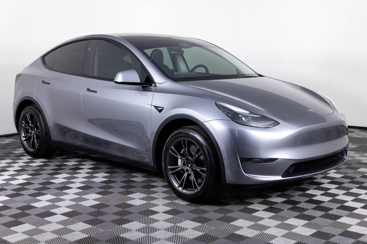 Used 2025 Tesla Model Y Long Range RWD image 10