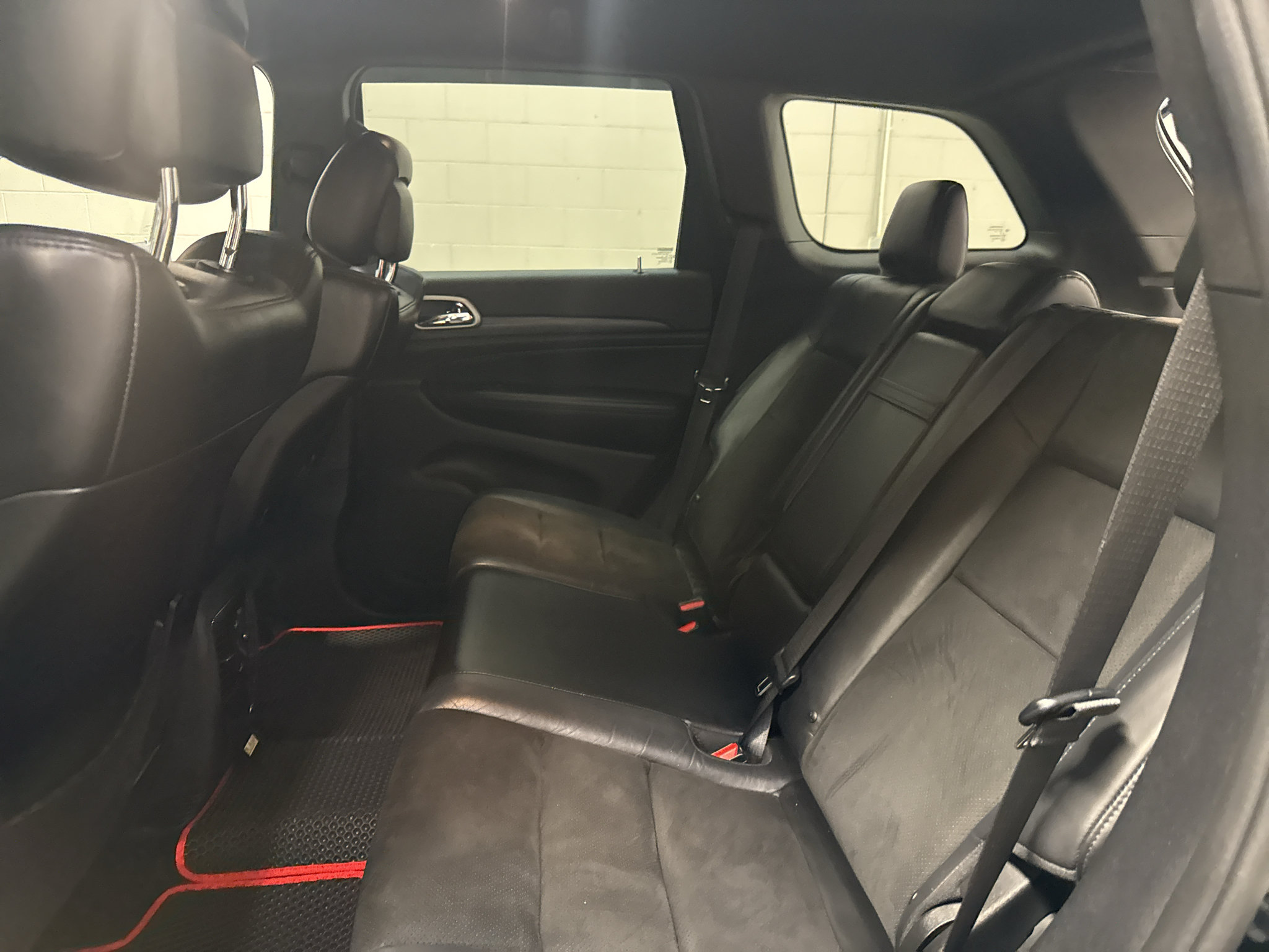 Used 2019 Jeep Grand Cherokee Altitude RWD image 29