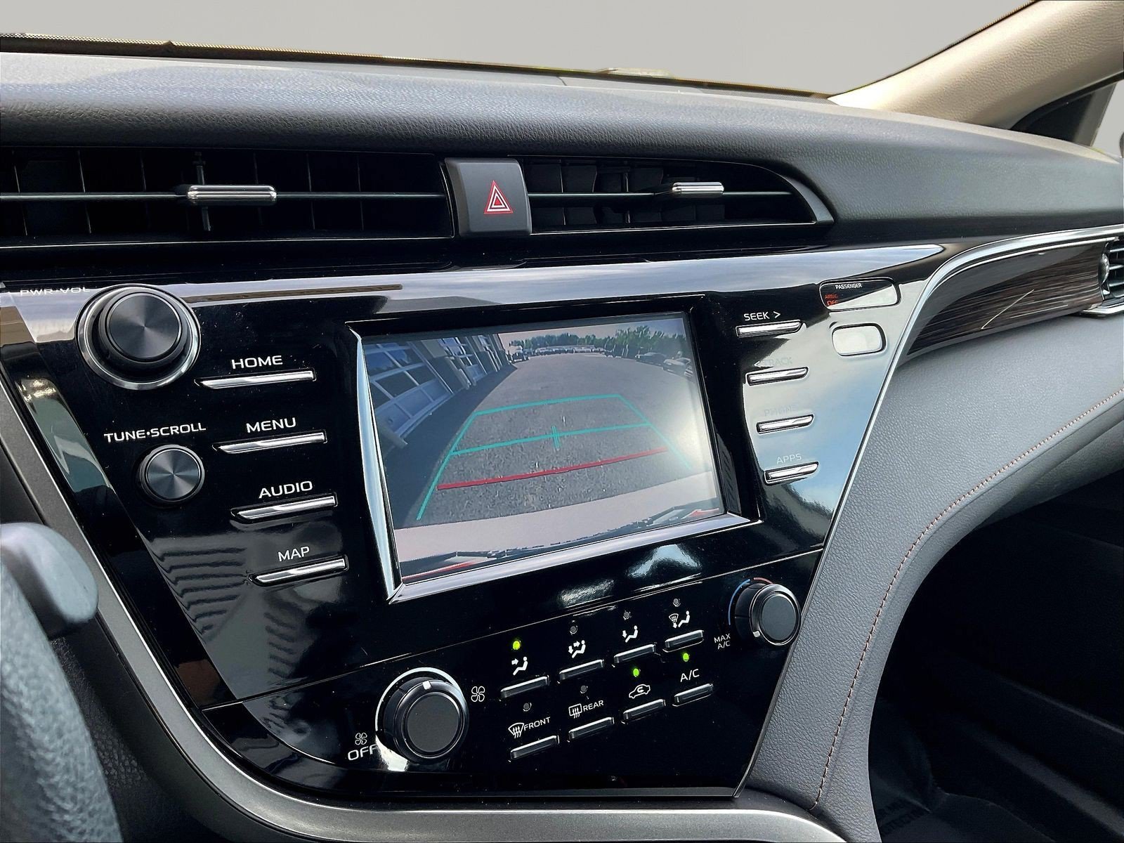 Used 2019 Toyota Camry LE FWD image 14