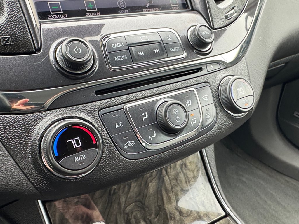 Used 2015 Chevrolet Impala LTZ FWD image 25