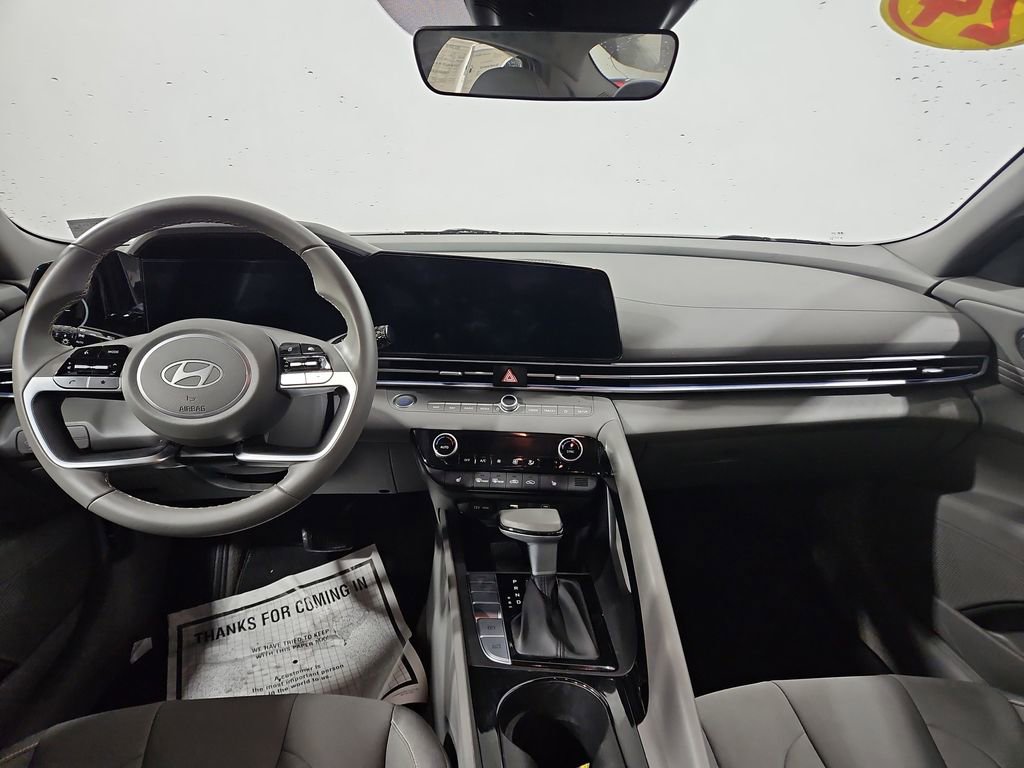 Certified 2024 Hyundai Elantra SEL w/ Convenience Package image 14