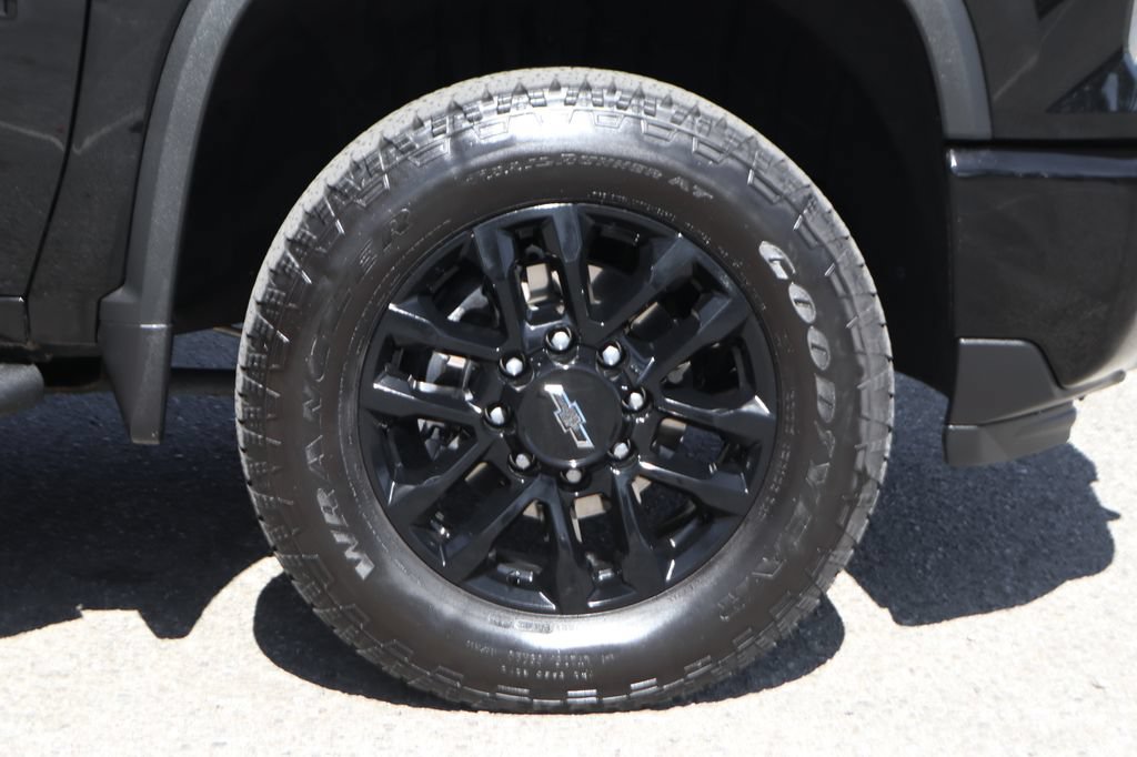 Used 2025 Chevrolet Silverado 2500 Custom w/ Custom Value Package AWD/4WD image 38