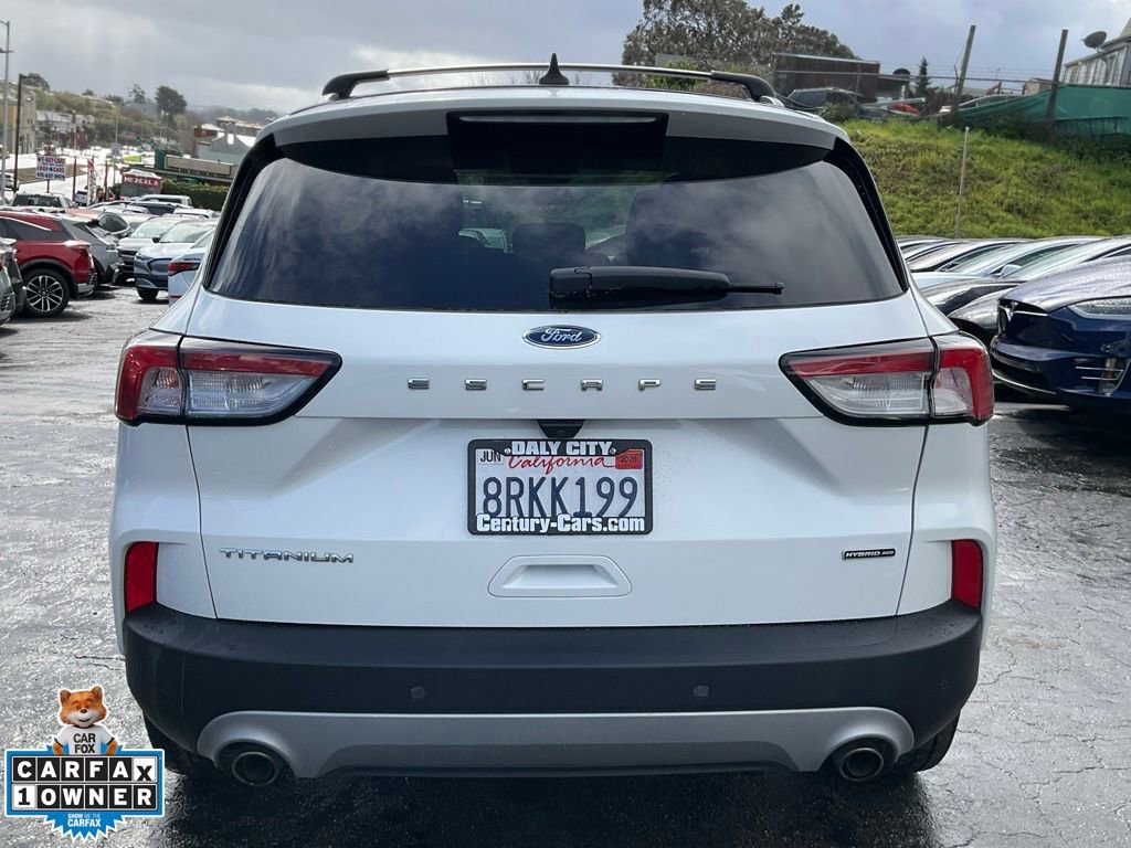 Used 2020 Ford Escape Titanium image 4