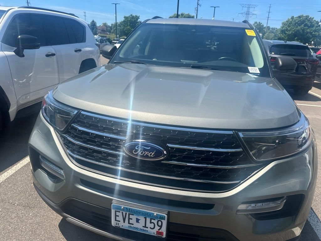 Used 2020 Ford Explorer XLT w/ Equipment Group 202A AWD/4WD image 20