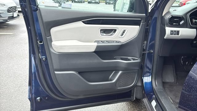 Used 2024 Honda Pilot Touring image 9
