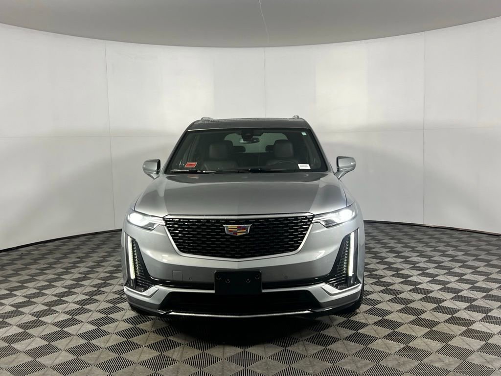 Used 2025 Cadillac XT6 Premium Luxury image 10