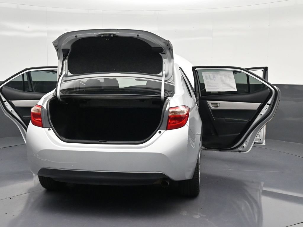 Used 2018 Toyota Corolla LE FWD image 37