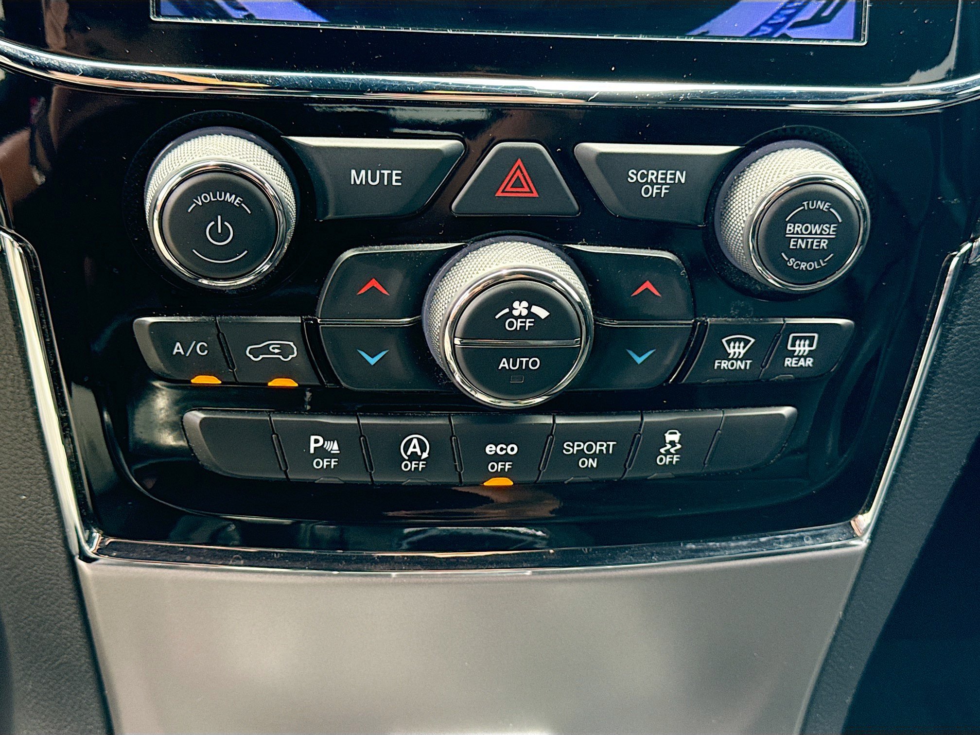 Used 2020 Jeep Grand Cherokee Limited RWD image 34