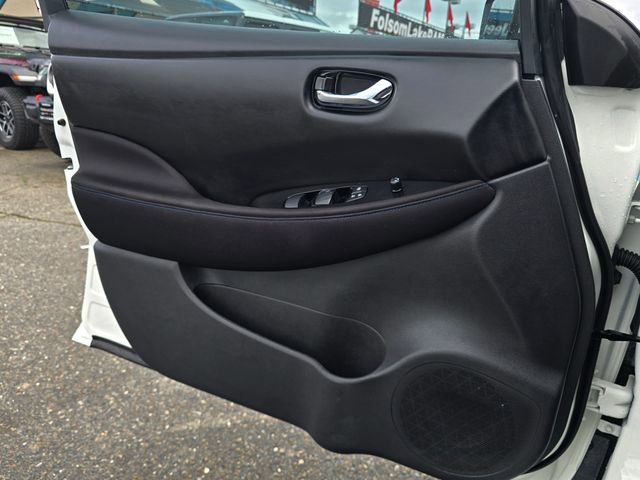 Used 2022 Nissan Leaf SV image 18