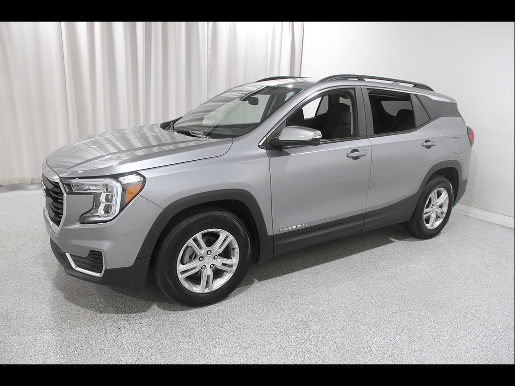 Certified 2023 GMC Terrain SLE w/ Driver Convenience Package FWD image 3
