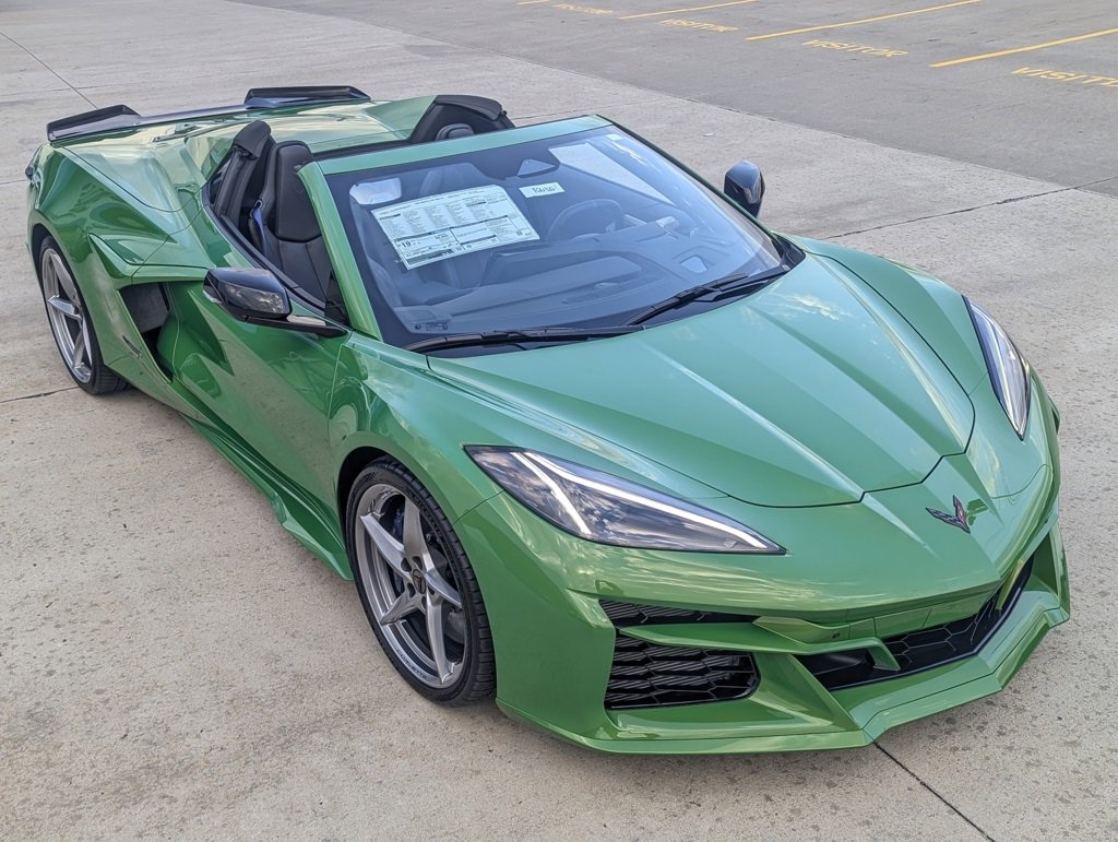 New 2026 Chevrolet Corvette E-Ray image 33