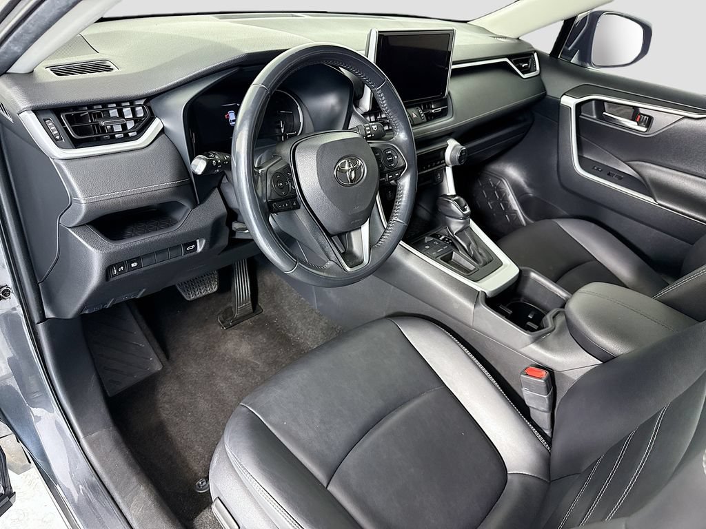 Used 2023 Toyota RAV4 XLE Premium FWD image 9
