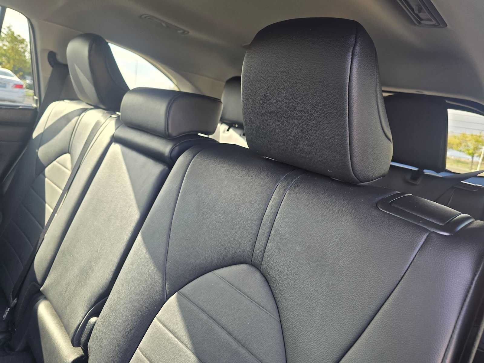 Used 2024 Toyota Highlander XLE AWD/4WD image 18