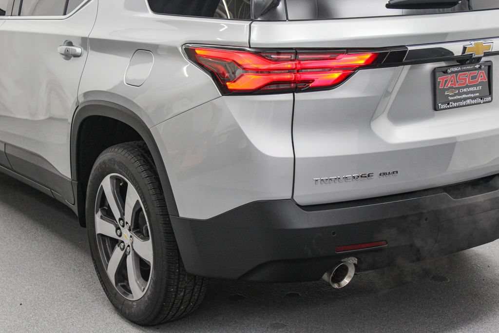 Used 2022 Chevrolet Traverse LT w/ LT Premium Package AWD/4WD image 9