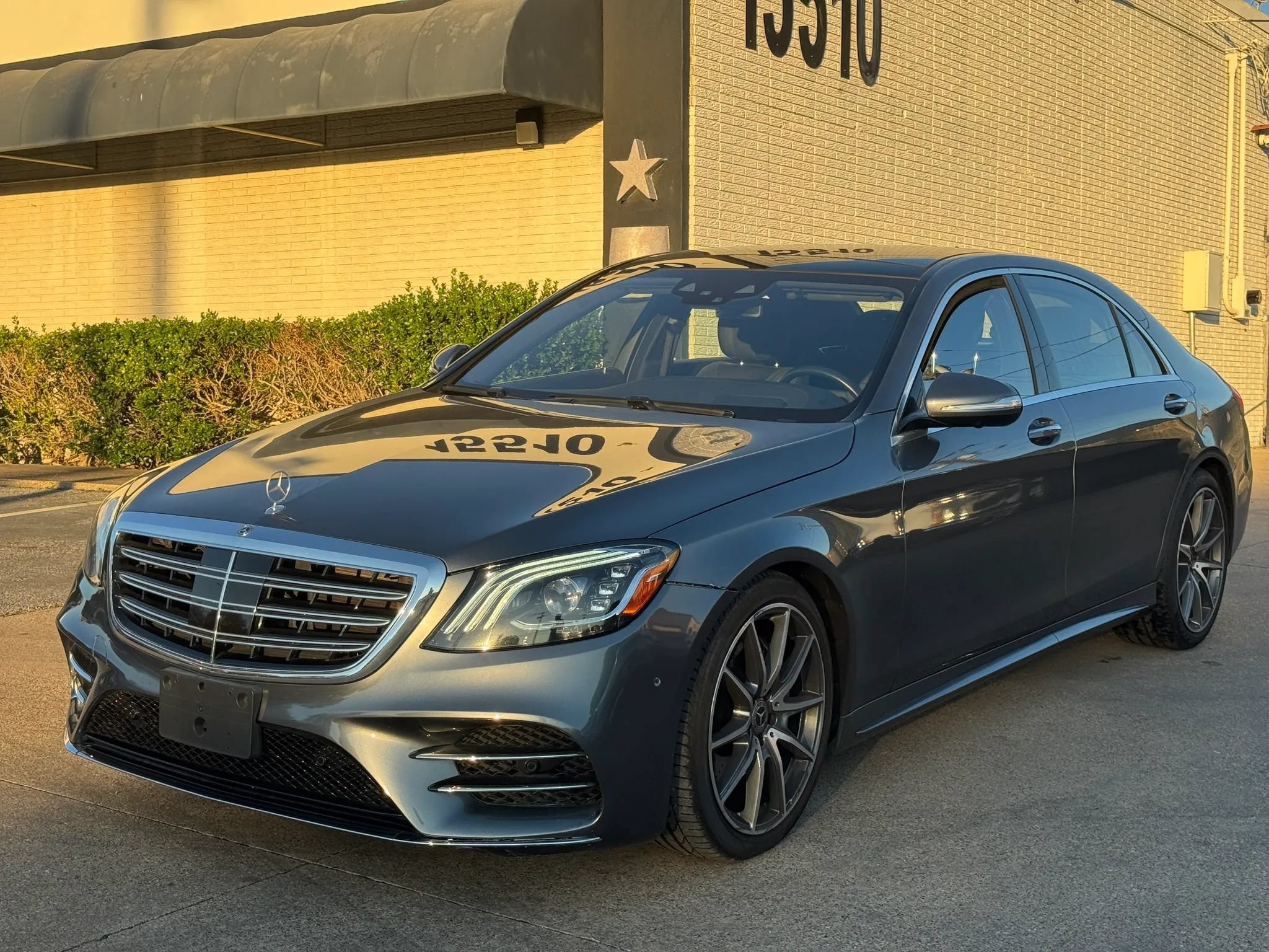 Used 2019 Mercedes-Benz S 560 Sedan image 1