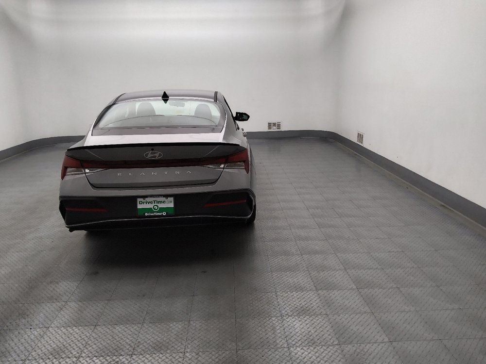 Used 2025 Hyundai Elantra Sport FWD image 7