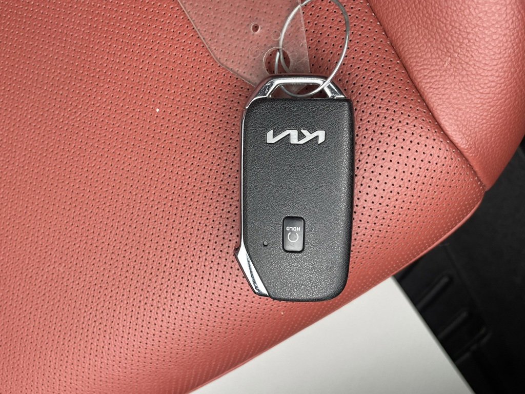 Certified 2024 Kia Sportage SX image 33