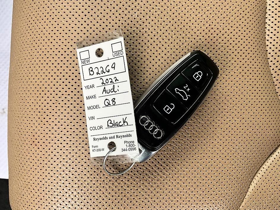 Used 2022 Audi Q8 Prestige AWD/4WD image 34