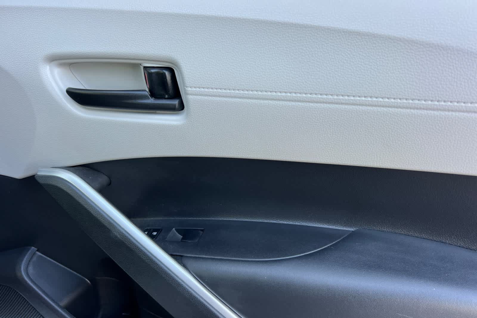 Certified 2022 Toyota Corolla Cross L FWD image 19