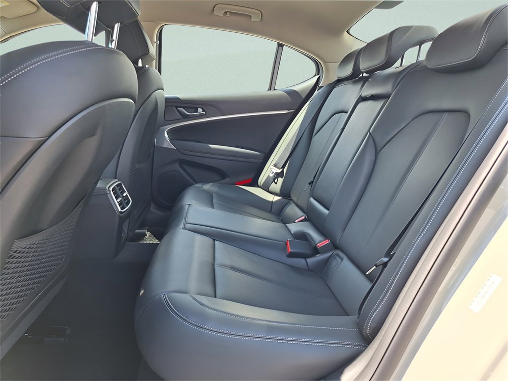 Used 2025 Genesis G70 2.5T image 23