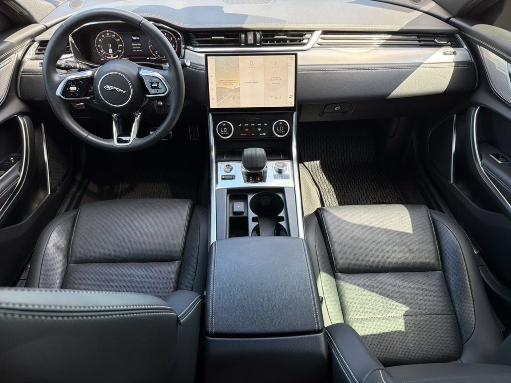 Used 2024 Jaguar XF R-Dynamic SE RWD image 18