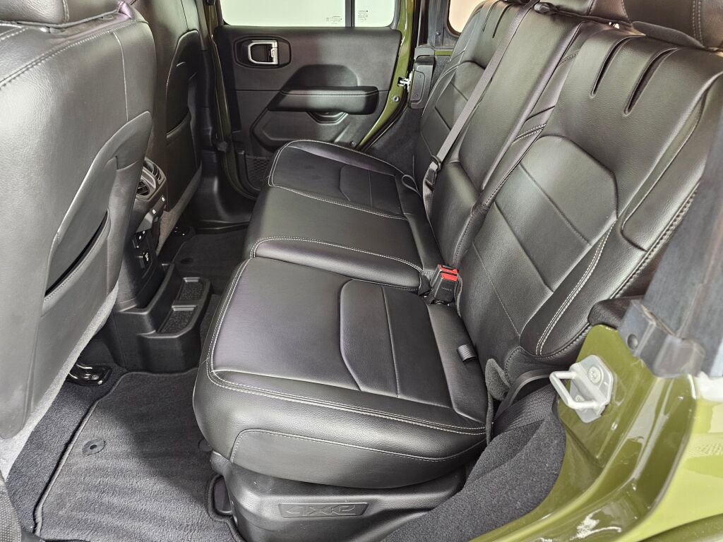 Used 2022 Jeep Wrangler Unlimited Sahara image 34
