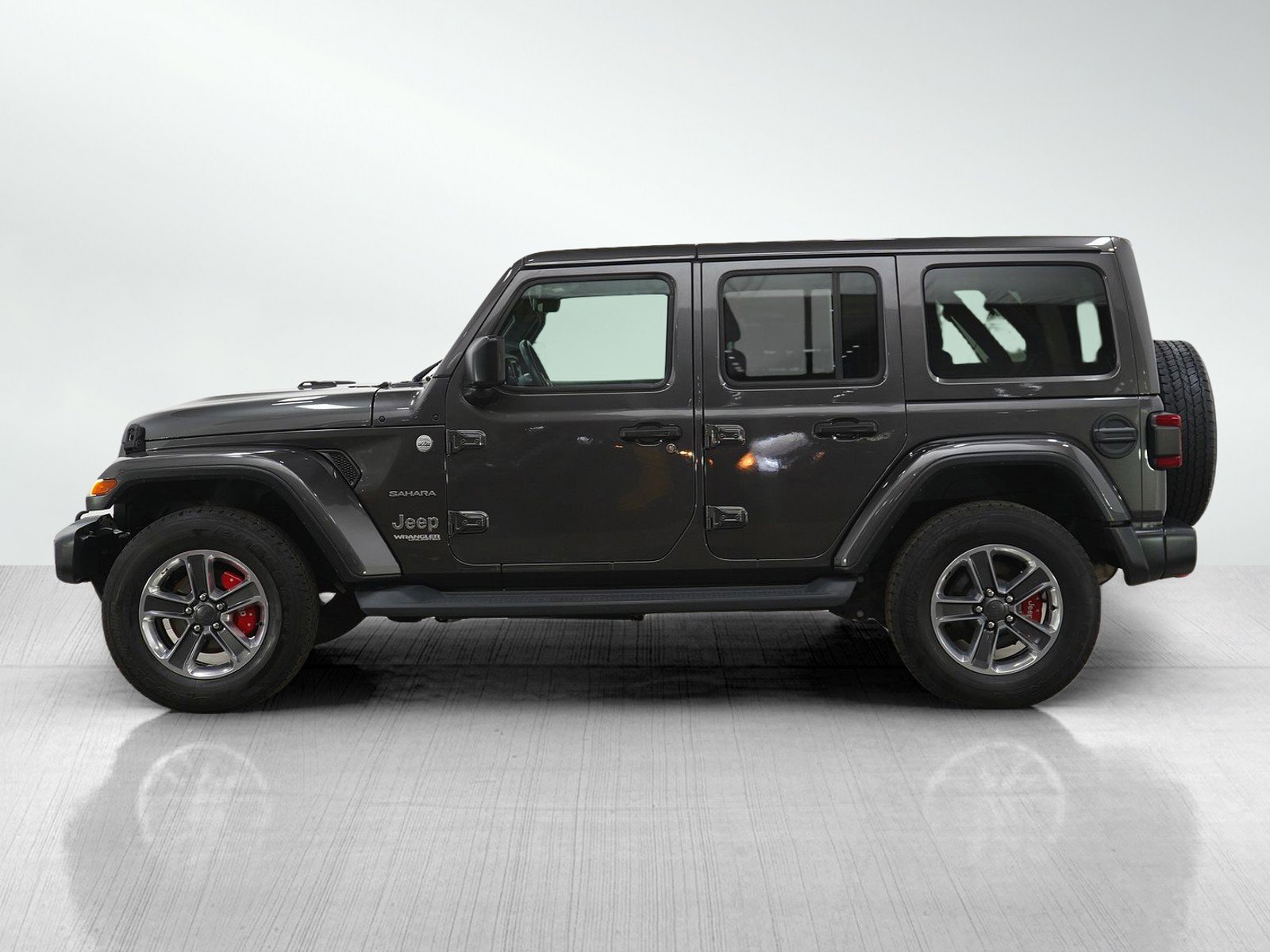Used 2018 Jeep Wrangler Unlimited Sahara AWD/4WD image 2