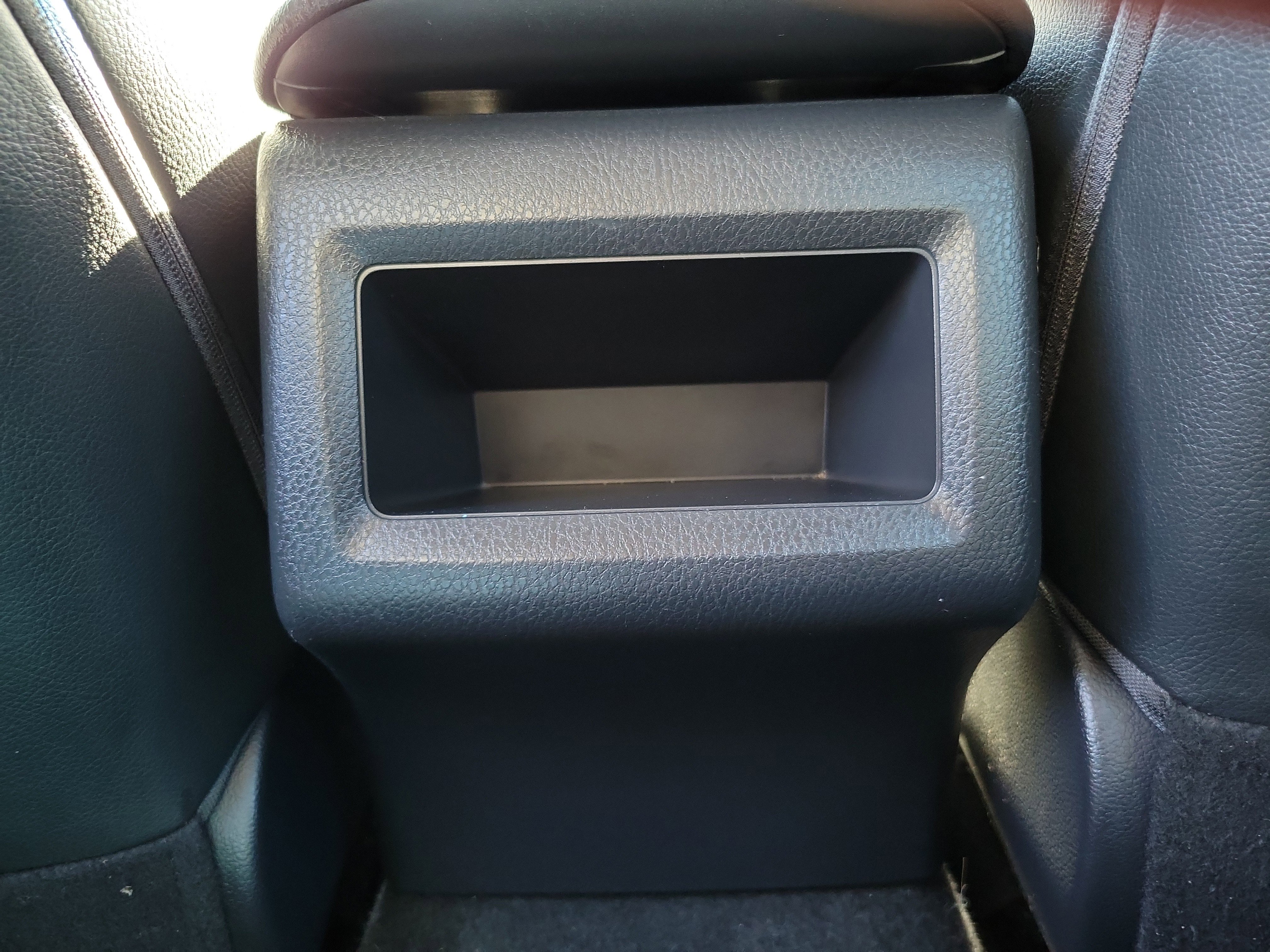 Certified 2018 Toyota Camry SE w/ Moonroof Package image 16