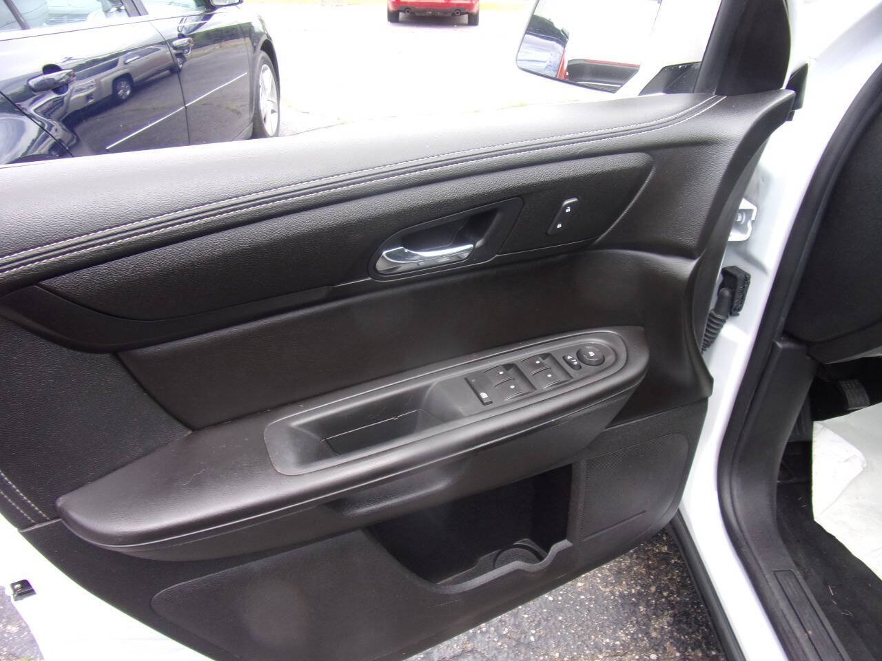 Used 2017 Chevrolet Traverse LT w/ Style and Technology Package AWD/4WD image 24