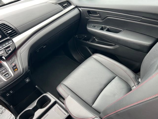 Used 2025 Honda Odyssey Sport-L image 15